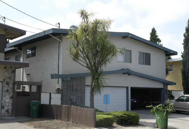 210-216 Rondale Ct in Hayward, CA - Foto de edificio - Building Photo