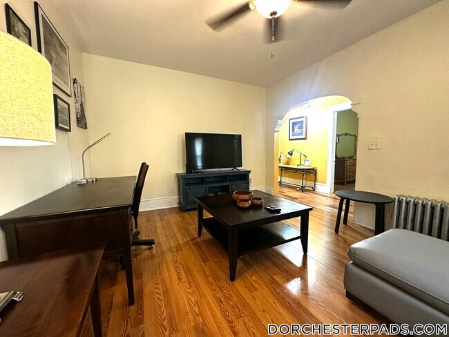 property at 32 Kingsdale St