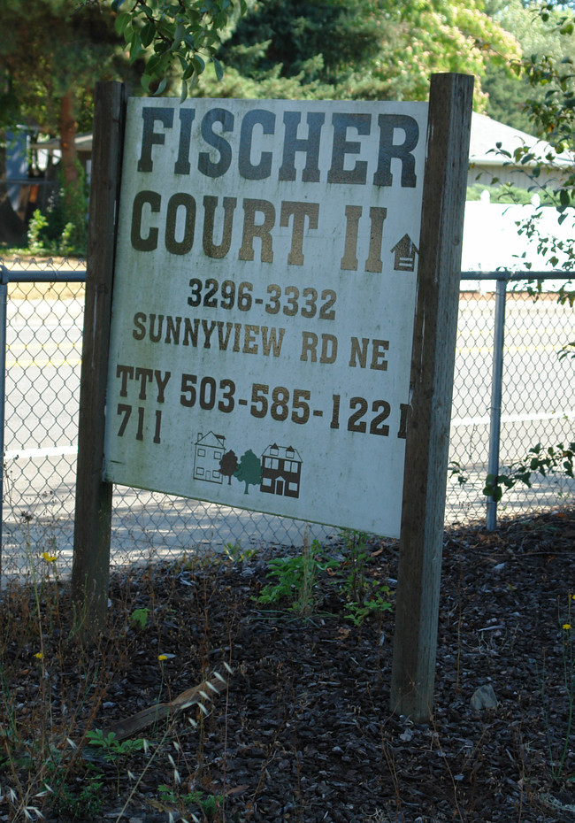 Fischer Court II in Salem, OR - Foto de edificio - Building Photo