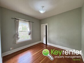 916 S Lawrence St in Tacoma, WA - Building Photo - Building Photo