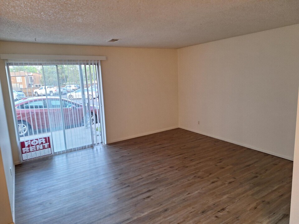 5300 E Cherry Creek South Dr, Unit 213 in Denver, CO - Building Photo