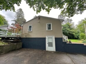 695 S St E in Raynham, MA - Building Photo - Building Photo