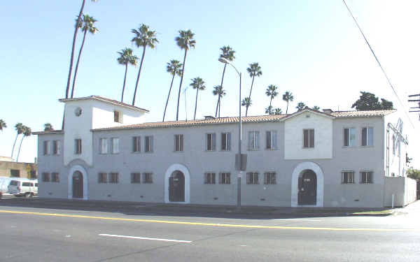 2102 W 48th St in Los Angeles, CA - Building Photo