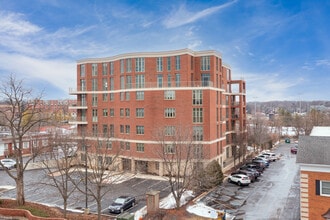 520 S Washington St in Naperville, IL - Building Photo - Building Photo