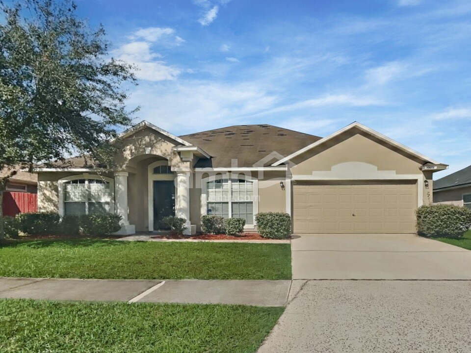 10072 Lancashire Dr in Jacksonville, FL - Building Photo