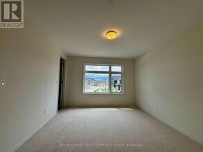 8 Elderberry Wy in New Tecumseth, ON - Building Photo - Building Photo