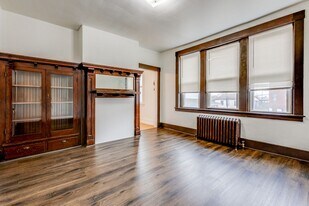 466 Hays Ave in Pittsburgh, PA - Building Photo