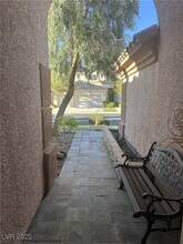 141 Cliff Valley Dr in Las Vegas, NV - Foto de edificio - Building Photo