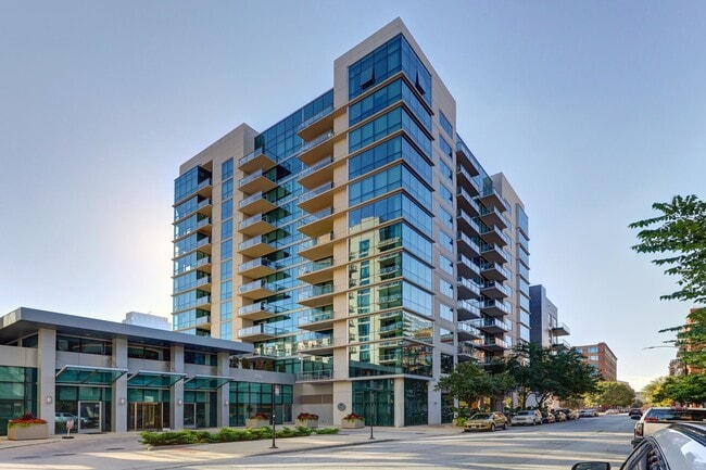 property at 125 S Green St