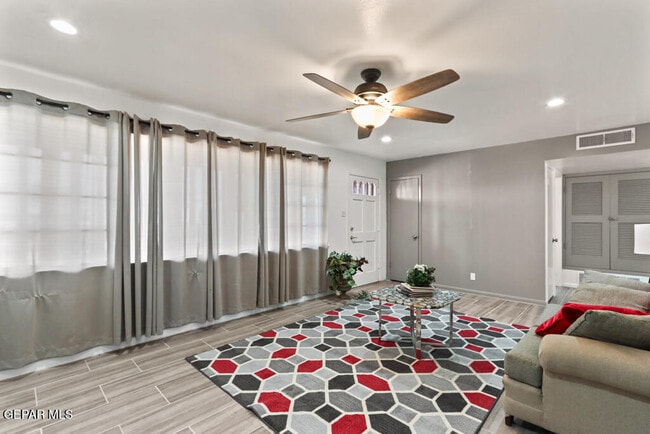 305 De Leon Dr in El Paso, TX - Building Photo - Building Photo