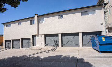 4525 Rainier Ave in San Diego, CA - Building Photo - Building Photo