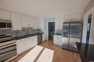 4 Splitrail Pl in Commack, NY - Building Photo - Building Photo