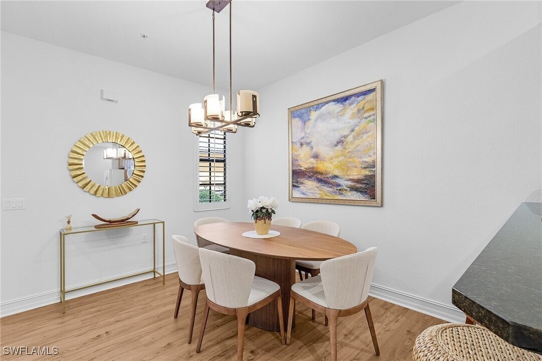 9118 Chula Vista St in Naples, FL - Building Photo