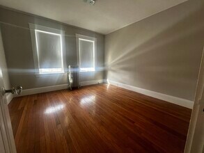 495 California St, Unit #1 in Newton, MA - Building Photo - Building Photo