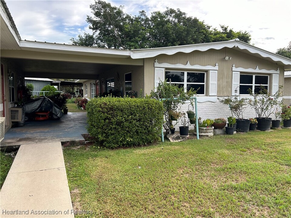 710 S Main Ave-Unit -704 in Lake Placid, FL - Building Photo