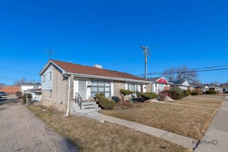 8670 S Kimbark Ave in Chicago, IL - Building Photo - Building Photo