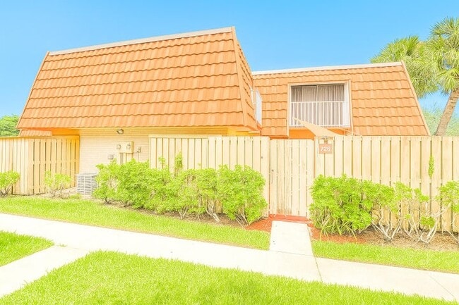 728 Mill Valley Pl, Unit 728 in West Palm Beach, FL - Building Photo - Building Photo
