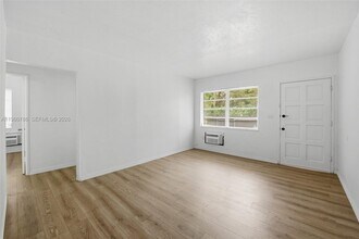 3265 Franklin Ave in Miami, FL - Building Photo - Building Photo