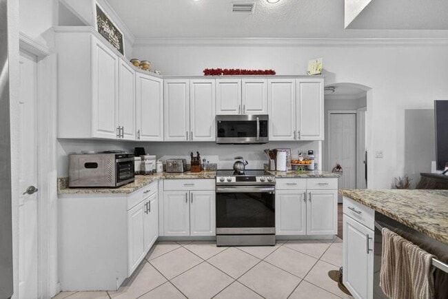 property at 146 Fernwood Crescent