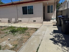 539-541 E 220th St in Carson, CA - Building Photo - Building Photo