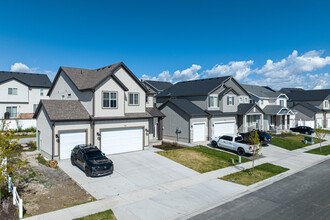 Lexington Crossing in Saratoga Springs, UT - Building Photo - Building Photo