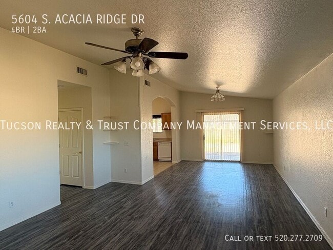 5604 S Acacia Ridge Dr in Tucson, AZ - Building Photo - Building Photo