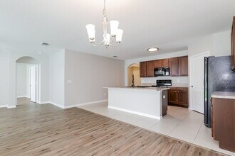 16188 Yelloweyed Dr in Clermont, FL - Foto de edificio - Building Photo