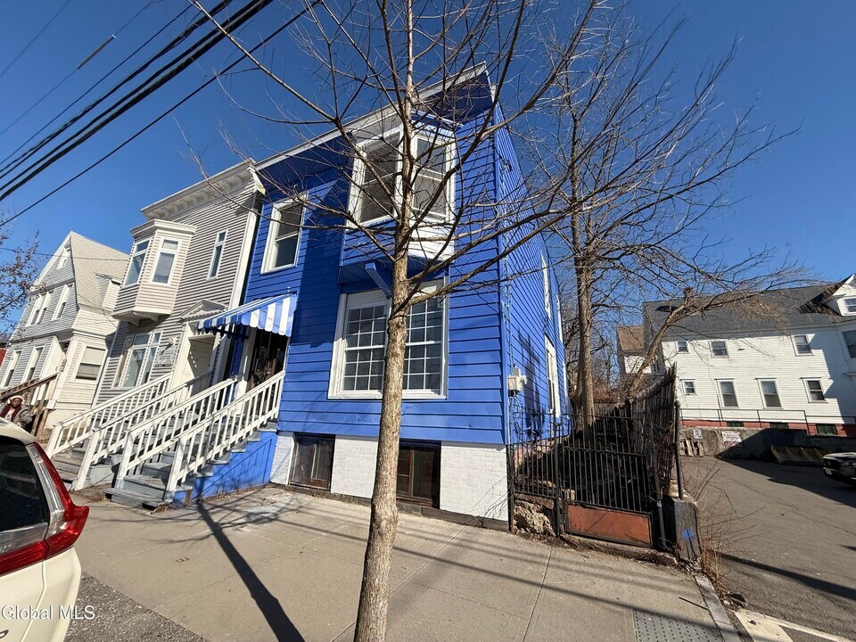184 Quail St in Albany, NY - Building Photo