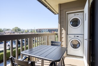 644 Edgewater Blvd in Foster City, CA - Building Photo - Building Photo