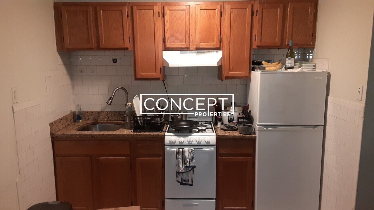 56 Queensberry St in Boston, MA - Building Photo