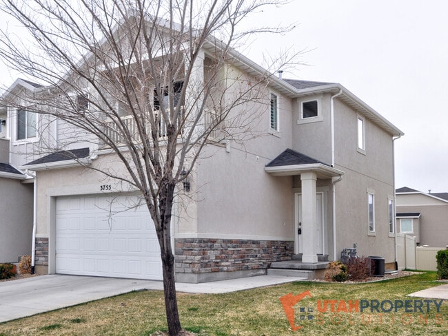 property at 3755 N Prairie Grass Dr