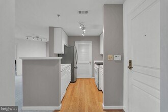 5563 Seminary Rd in Falls Church, VA - Building Photo - Building Photo