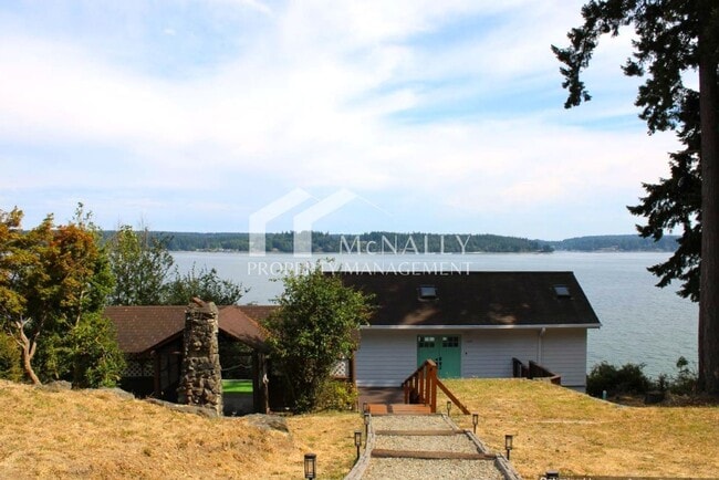 property at 11324 Vipond Dr NW