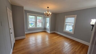 11 Shamrock St in Worcester, MA - Building Photo