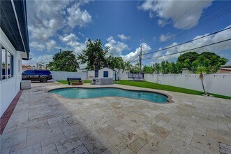 531 NW 76th Terrace in Pembroke Pines, FL - Building Photo - Building Photo