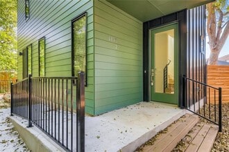 1135 Walton Ln in Austin, TX - Building Photo - Building Photo