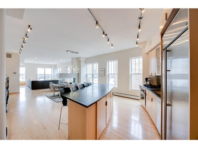 property at 408 N 1st St