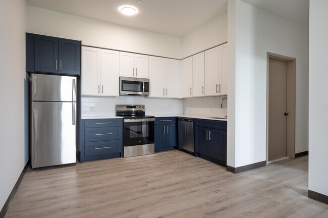 857 Bergen Ave in Jersey City, NJ - Building Photo - Building Photo