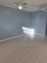 1016 E Tri Oaks Ln in Houston, TX - Building Photo - Building Photo