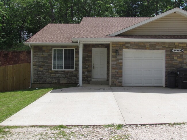 24998 Talladega Rd in St. Robert, MO - Building Photo - Building Photo