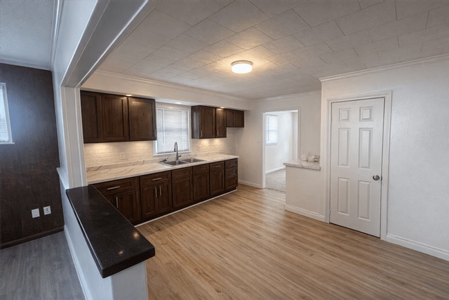 2430 Mayfair Dr in Springfield, OH - Building Photo - Building Photo