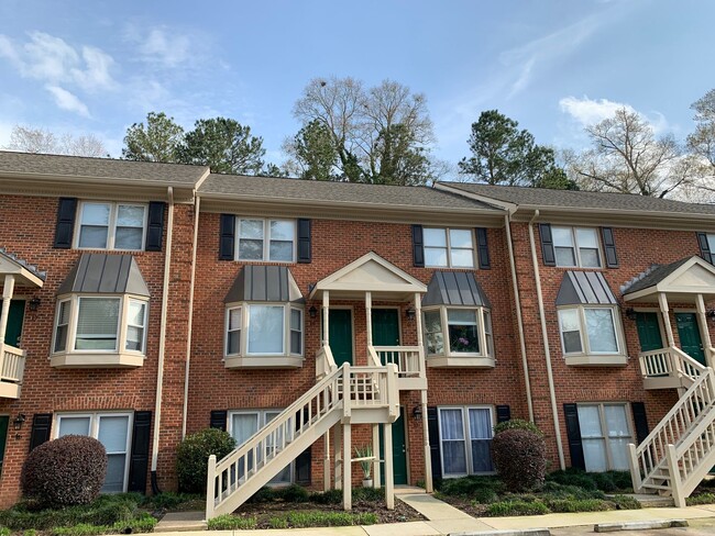 property at 210 E Cloverhurst Ave