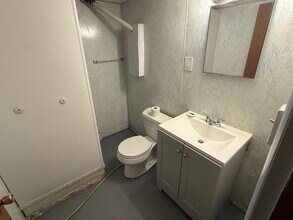 242 Sadonia Ave in St. Louis, MO - Foto de edificio - Building Photo