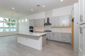 5327 Wishing Arch Dr in Apollo Beach, FL - Building Photo - Building Photo