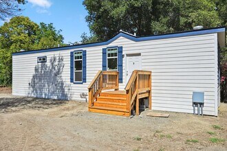 2291 Guerneville Rd in Santa Rosa, CA - Building Photo - Building Photo