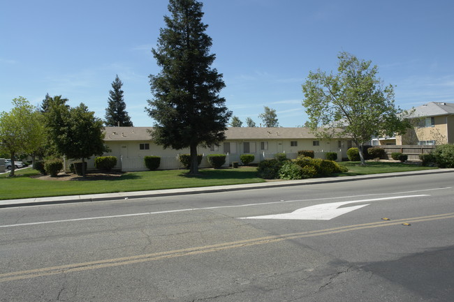 Chowchilla Terrace Apartments in Chowchilla, CA - Building Photo - Building Photo