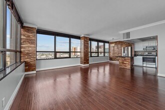 5150 Hidalgo St, Unit 806 in Houston, TX - Building Photo - Building Photo