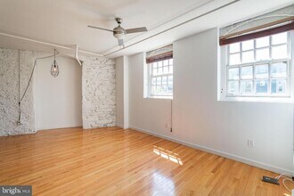 4 Leverington Ave in Philadelphia, PA - Building Photo - Building Photo