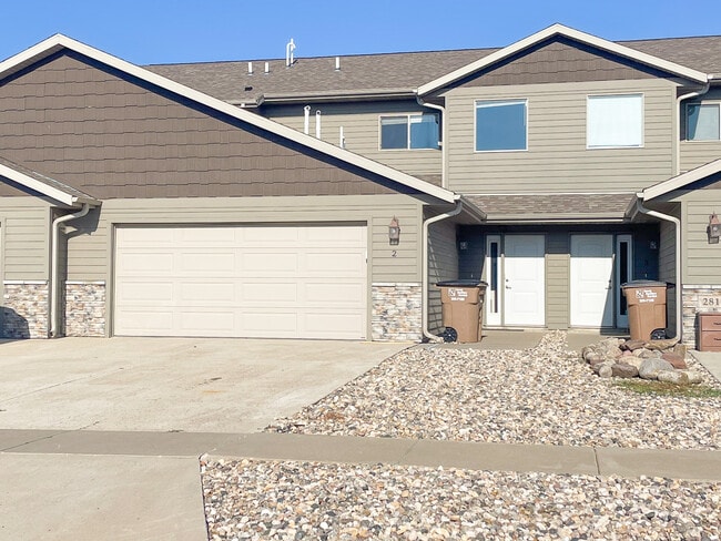 320 Vernon Dr, Unit 3 in Harrisburg, SD - Building Photo - Building Photo
