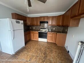 504 Storrs St in Dickson City, PA - Building Photo - Building Photo